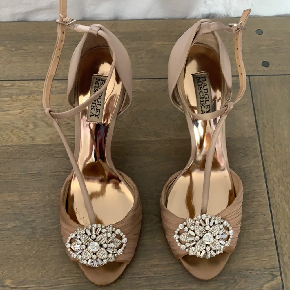 Badgley Mischka - darling heels size 8